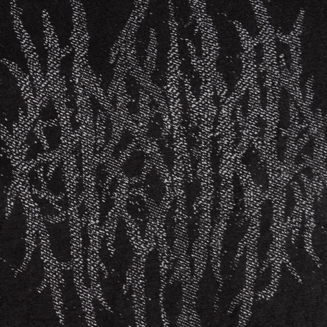 Close-up of the tangled gray front mark